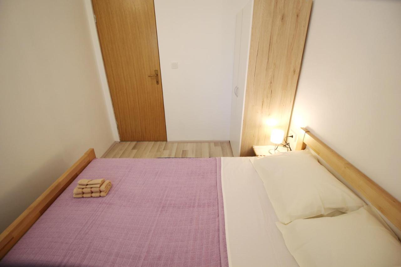 Apartment Suzy Нін Екстер'єр фото